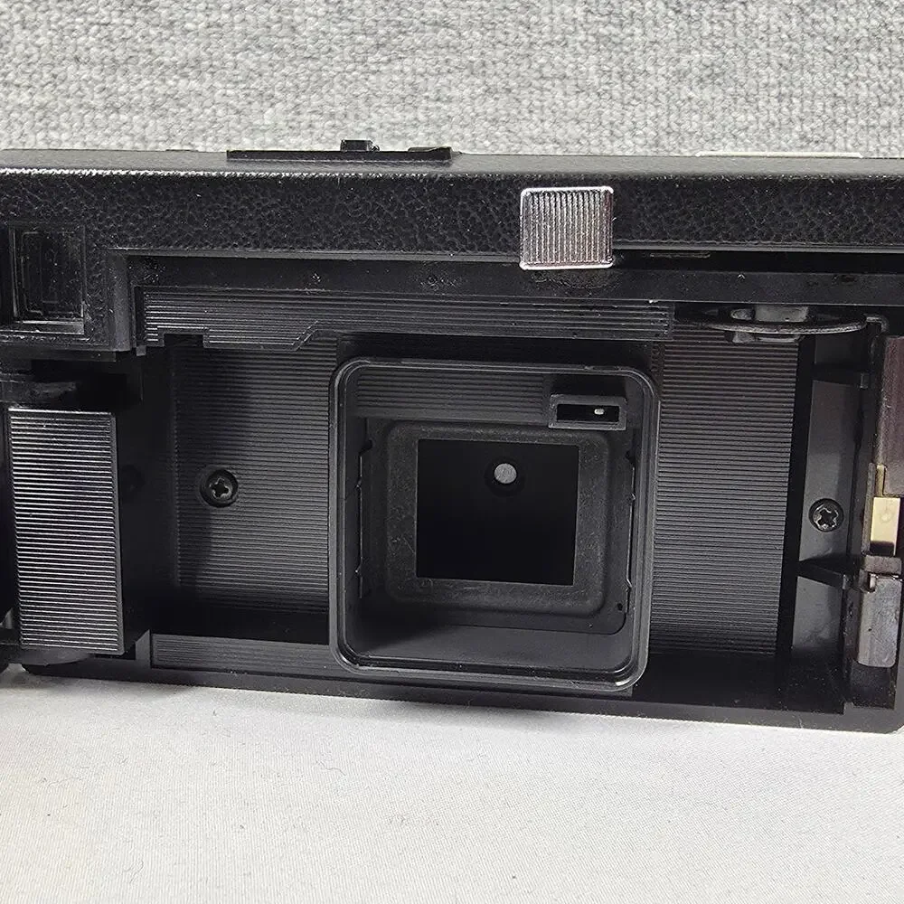 KODAK INSTAMATIC X-15 VINTAGE 126 FILM CAMERA, WINDS & SNAPS, COLLECTORS